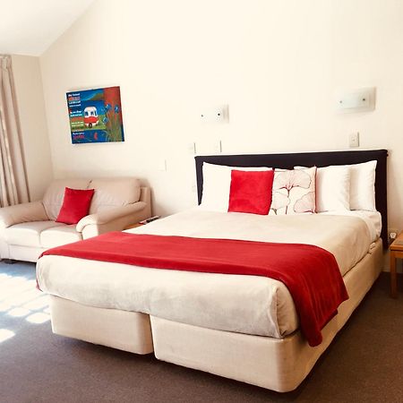 Cascades Lakefront Motel Τούπο Εξωτερικό φωτογραφία A room at the hotel