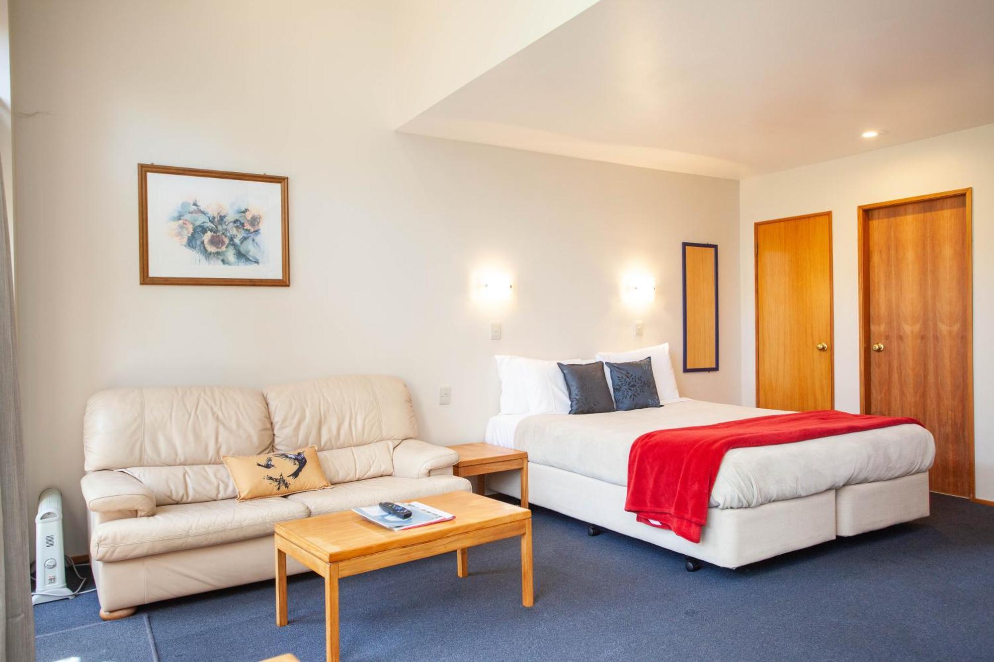 Cascades Lakefront Motel Τούπο Δωμάτιο φωτογραφία A typical hotel room