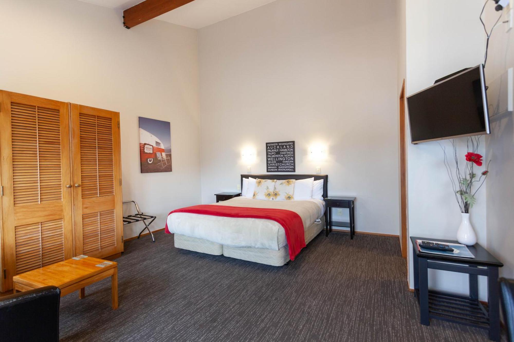 Cascades Lakefront Motel Τούπο Δωμάτιο φωτογραφία A room at the hotel
