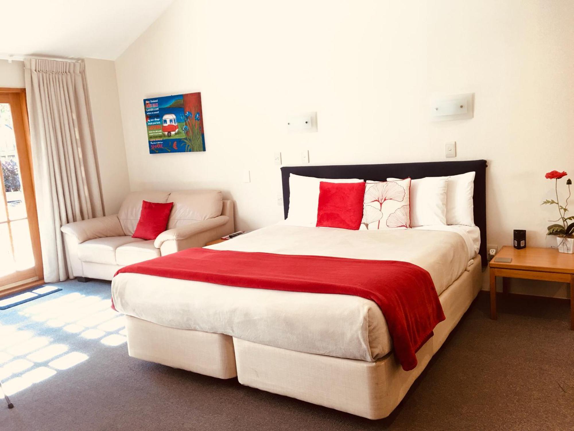 Cascades Lakefront Motel Τούπο Εξωτερικό φωτογραφία A room at the hotel