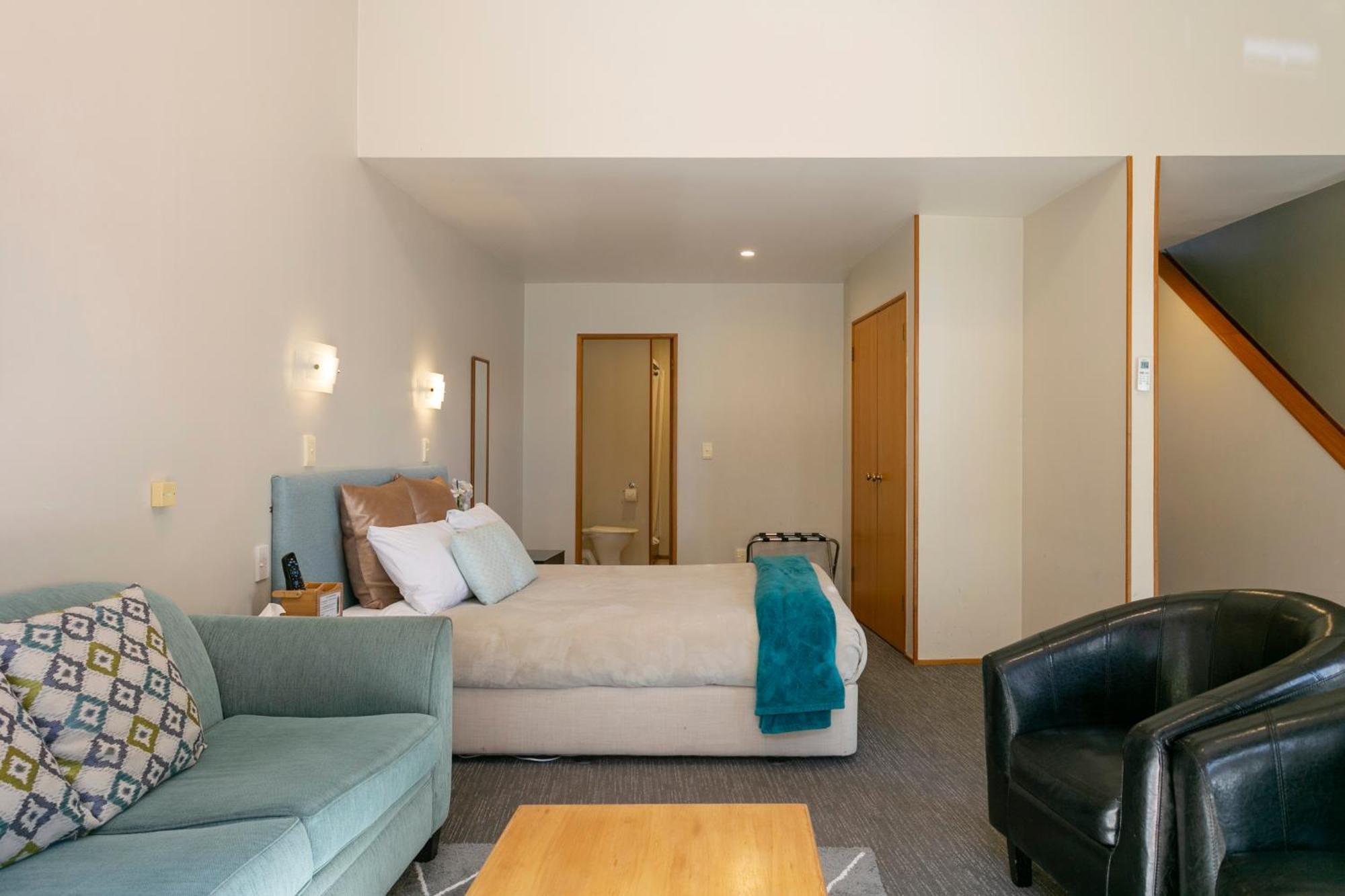 Cascades Lakefront Motel Τούπο Εξωτερικό φωτογραφία A typical studio apartment